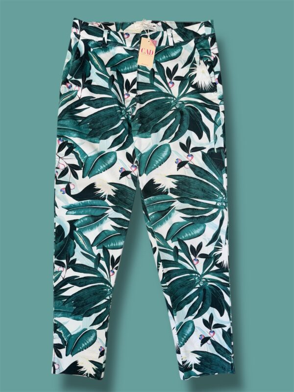 Pantalón fondo blanco con hojas calypso 36